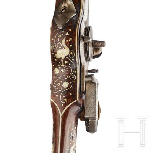 A long, bone-inlaid South German wheellock pistol, circa 1630 Octagonal to round&hellip;