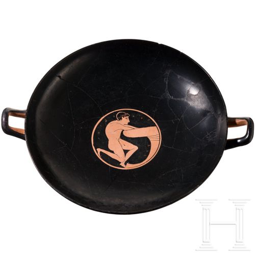Null A large Attic kylix attributed to the Euergides Painter, 510 - 500 B.C.. 
L&hellip;