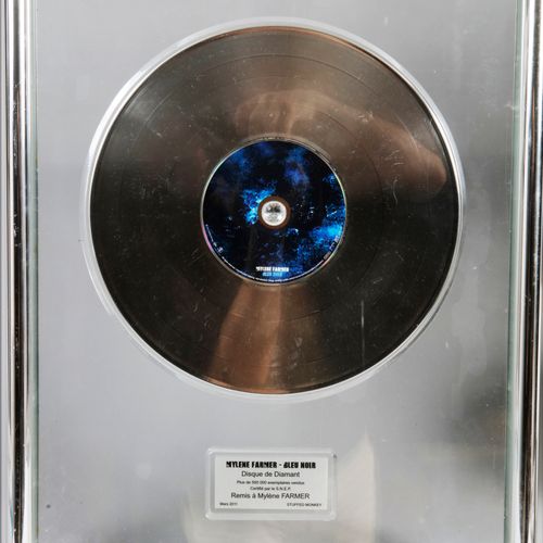 Null MYLENE FARMER: Un disque de Diamant de l'album «Bleu Noir» pour plus de 500&hellip;