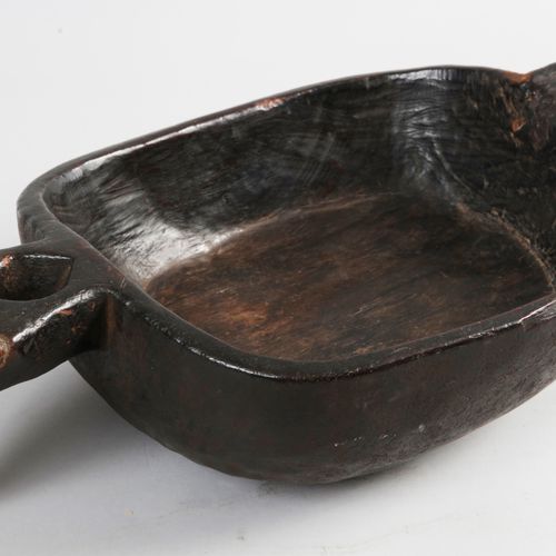 Null CLAUDE FRANCOIS: A fruit bowl made of African wood, brought back by the sin&hellip;