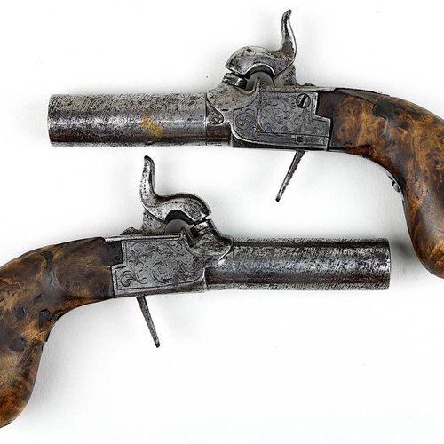 Null Pair of Terzerol pistols, M. 19th century, walnut grip, iron barrel and loc&hellip;