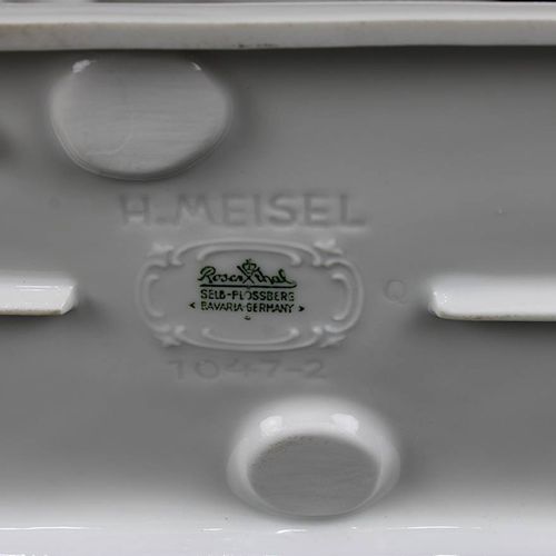 Null Rosenthal瓷马，Selb Plössberg，设计Hugo Meisel，1940年代，高：33厘米，宽：34.5厘米，底部有绿色公司标记，有&hellip;