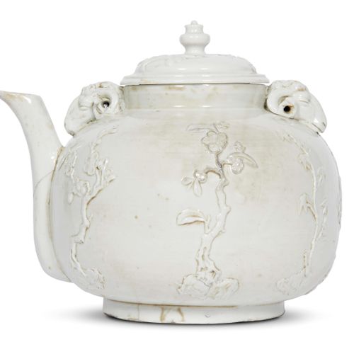 Null TEAPOT, SHOWER, MANIFATTURA GINORI, 1745-1750 CIRCA
瓷器，光滑的球状器身，平盖和旋转的顶部把手；浇&hellip;