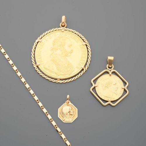 ENSEMBLE en or jaune comprenant deux pièces de monnaie : 20F Napoléon III et une&hellip;