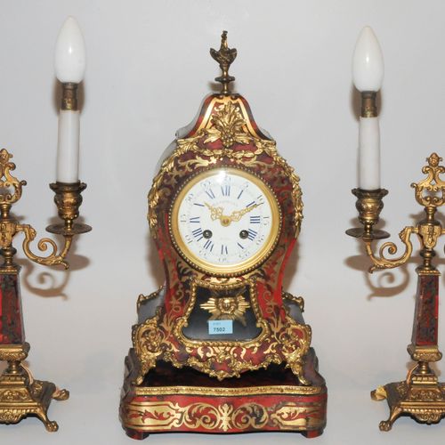 Boulle-Pendule mit Kerzenleuchtern 法国，约1880年。 路易十五风格。 在表盘和机芯板上有卖家的签名Masquelier à&hellip;