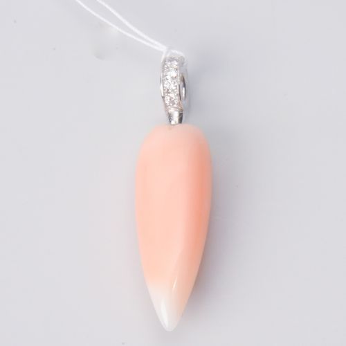 Koralle-Brillant-Anhänger 750 white gold. Elongated coral heart 2.1x0.7 cm on an&hellip;