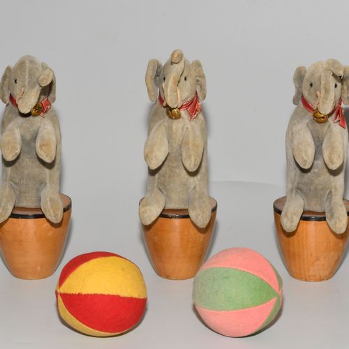 Steiff-"Elefant-Kegelspiel" Alemania, c. 1907/08. 9 elefantes como figuras cónic&hellip;