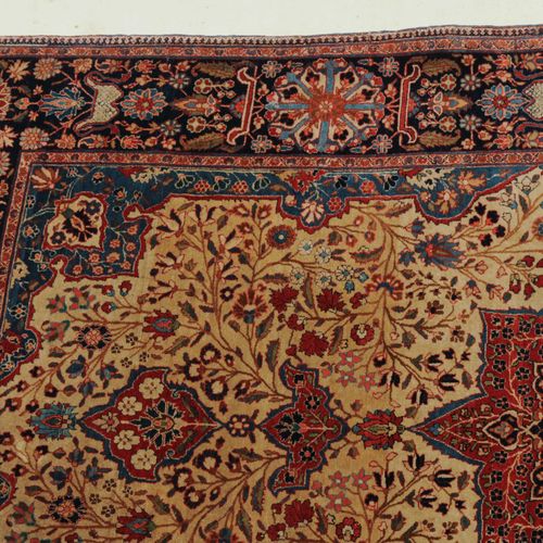Kashan-Mohtasham Z-Persien, um 1900. Eleganter und sehr fein geknüpfter Teppich.&hellip;