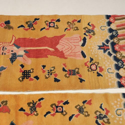 Paar Ning-Hsia Z-Mongolie, c. 1940. Tapis de temple. Un moine tibétain figure su&hellip;