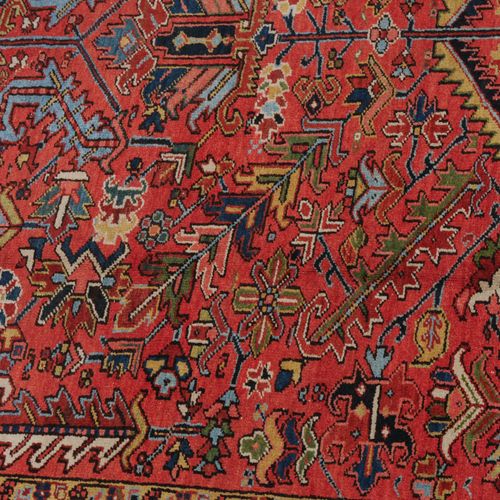 HERIZ NW-Persien, um 1910. Im roten Mittelfeld figuriert ein gezacktes Rautenmed&hellip;