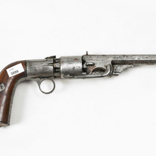 Perkussionsrevolver Beldien，1850年左右，所谓的过渡型左轮手枪，已被腐蚀。光滑的八角形枪管（长15.5厘米），口径7.5毫米。瞄准&hellip;