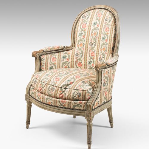 BERGERE Louis XVI 18/19th c. Beech, grey finish. Semicircular frame on fluted le&hellip;