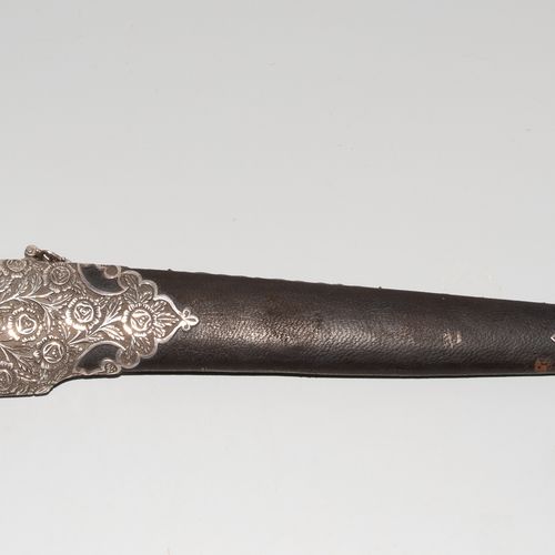 Messer, Pishkabz Indopersa, siglo XIX. Pomo de la pata tallado: cabeza de león c&hellip;