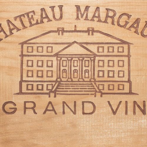 CHÂTEAU MARGAUX 1988. First Grand Cru. Margaux. Original wooden box. 6 bottles.