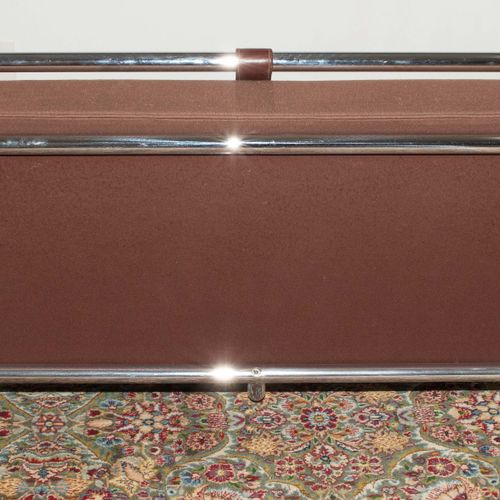 GAE AULENTI 2 sofas "Stringa" with side table. Design: 1965. Execution: Poltrono&hellip;