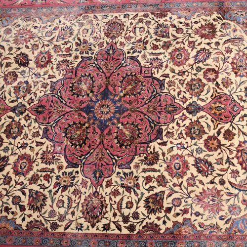 KASHAN Kashan

Z Persia, c. 1910. Material de pelo de lana de corcho, flores de &hellip;