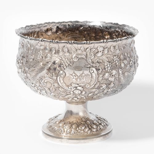 GROSSE FUSSSCHALE Large foot bowl

USA, Baltimore, 19th c. Silver. Master mark A&hellip;