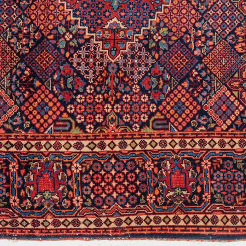 KASHAN Kashan

Z-Persien, um 1910. Im nachtblauen Innenfeld liegt ein dekorative&hellip;