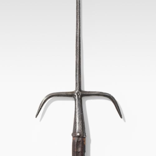 Spetum Spetum 

Suiza/Alemania, c. 1500. Punta cuadrada de 63 cm de longitud con&hellip;