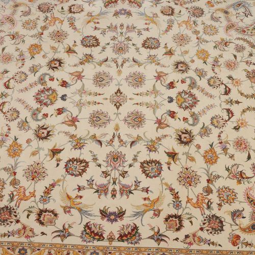 TÄBRIS Tabriz

Z-Persia, c. 1990. Densely laid decorative floral work. The elega&hellip;