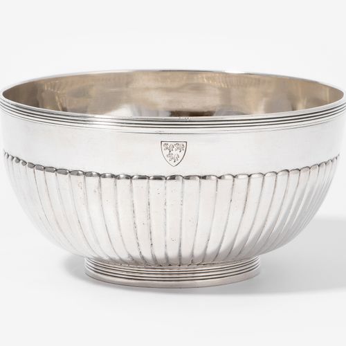 Fussschale, Porto Foot bowl, Porto

1818-1836. Silver. Master's mark PR (?). Rou&hellip;