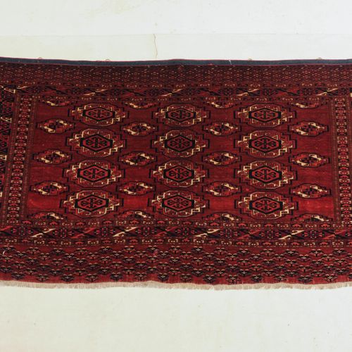 Jomud-Juwal Jomud Jewel

S Turkmenistan, c. 1920. The brown-red ground is filled&hellip;