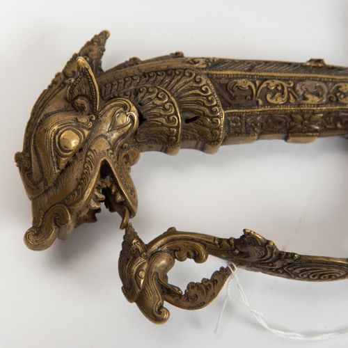 Kurzsäbel, Kastane Short sabre, castane

Ceylon, 18th/19th century. Finely chise&hellip;