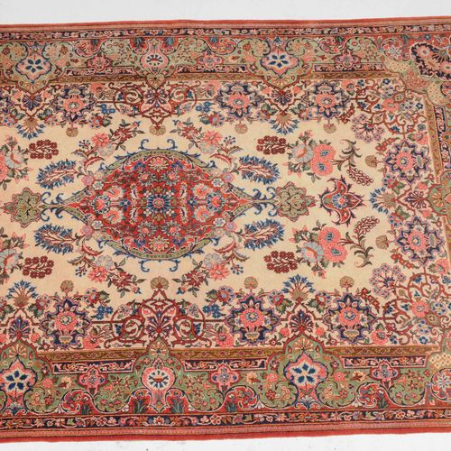 KASHAN Kashan

Z Persia, c. 1930 Dense floral work. A red lemon medallion with 2&hellip;