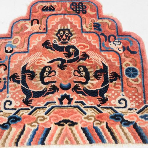 2 Ning-Hsia 2 Ning-Hsia

Z-Mongolia, c. 1880. Seat rugs. 1st carpet: on a salmon&hellip;