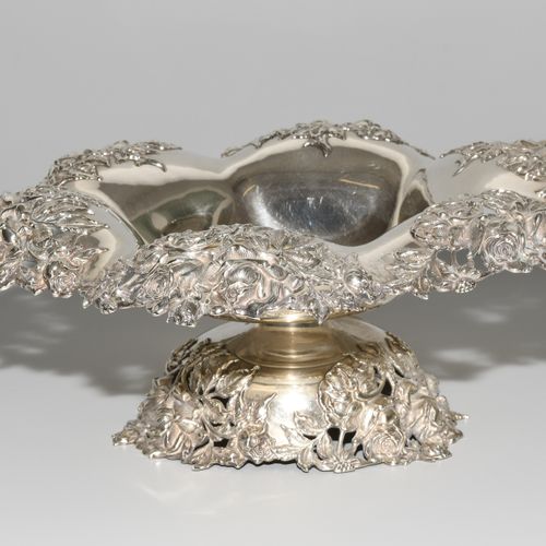 Fussschale Foot bowl

Philadelphia (USA), 20th century, silver. Maker's mark Bai&hellip;