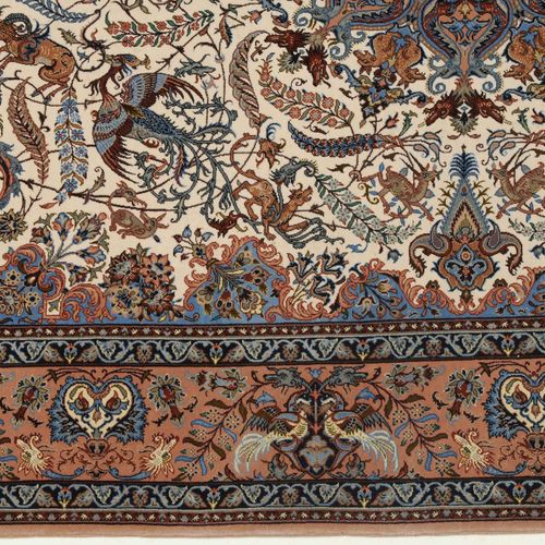 Isfahan 伊斯法罕

Z-Persia，约1960年。 软木羊毛绒材料，丝绸经线。底部中央有签名 "伊朗，伊斯法罕，阿巴斯-曼苏里"。米色的场地上装饰着一&hellip;