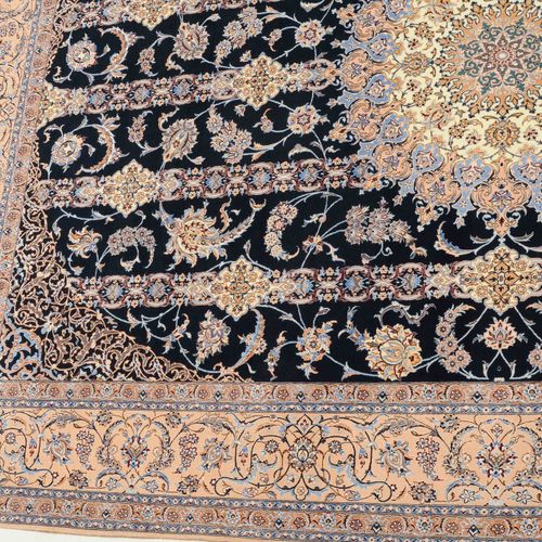 NAÏN Nain

Z Persia, c. 1980. Material de pelo de lana de corcho y seda, (4 La).&hellip;