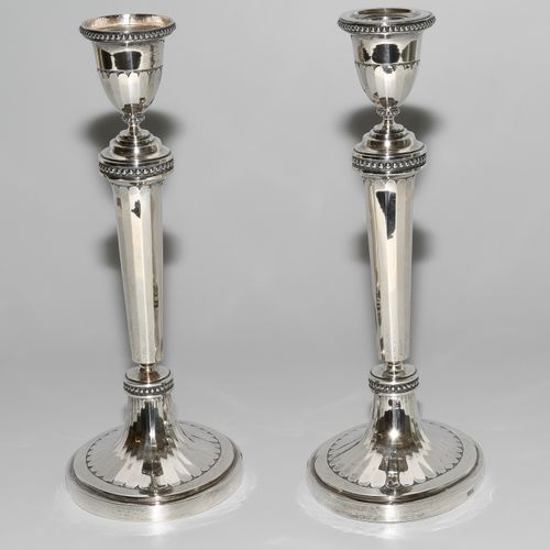 1 Paar Kerzenstöcke, Zürich 1 coppia di candelieri, Zurigo

Intorno al 1800. Arg&hellip;