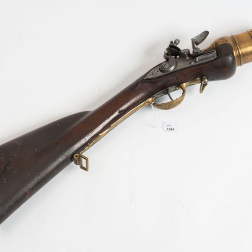 Steinschloss-Handmörser 燧发枪手用迫击炮

中欧，18世纪末。 多段式黄铜枪管，45毫米口径。在枪柄上方印有 "ILR "字样。燧发枪和&hellip;