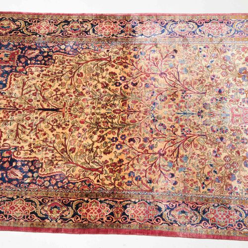Kashan-Seide Seda de Kashan

Z Persia, c. 1900. Material de pelo de seda pura. S&hellip;