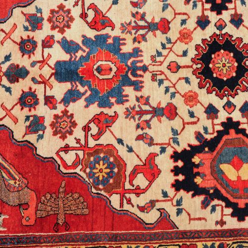 BIDJAR Bijar

W Persia, 1900 ca. Un tappeto a pelo extrafine con un disegno raro&hellip;