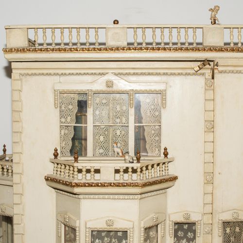 Grosses Puppenhaus Large doll's house

England, probably Lines Brothers, circa 1&hellip;