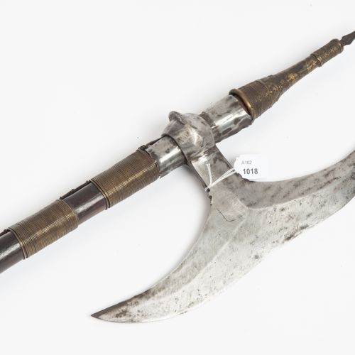 Streitaxt, Tabar Battle axe, Tabar

North India, 18th/19th century Cond battle a&hellip;
