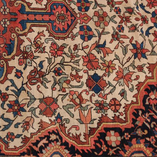 BAKHTIAR Bakhtiar

Z-Persien, um 1900. Dichtes florales Werk. Im beigen Innenfel&hellip;