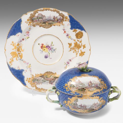 Meissen, Deckelterrine mit Unterschale 迈森，有盖的汤杯和碟子。

瓷器，18世纪下半叶。釉里红剑纹，压号22（下碗）。在&hellip;