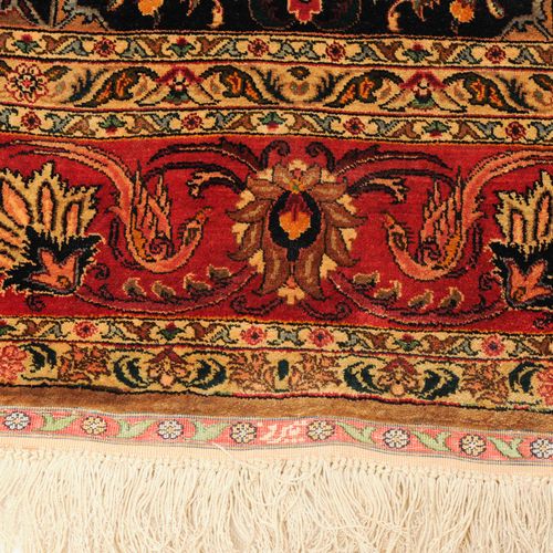 Täbris-Seide Seda de Tabriz

Noroeste de Persia, c. 1960. Material de pelo y urd&hellip;