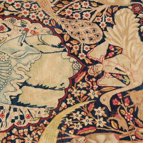 Kirman-Figural 科尔曼小雕像

波斯东南部，约1900年。 密密麻麻的天堂花园，有树木、花卉图案、卷须带、动物和鸟。波斯帝国的标志（太阳和狮子）在&hellip;