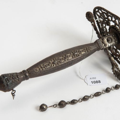 Galadegen Espada de gala

Francia, c. 1800. Empuñadura de hierro elaboradamente &hellip;