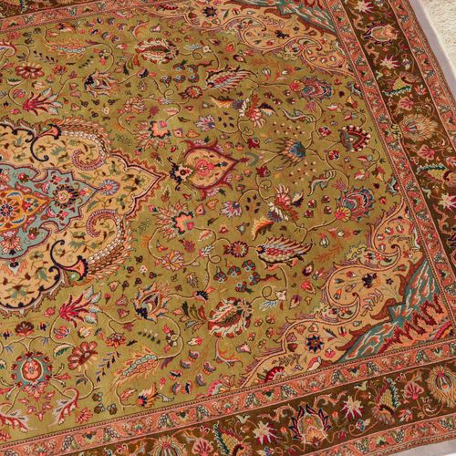 TÄBRIS Tabriz

NW Persia, circa 1960, signed "Djawan" at the top center. An eleg&hellip;