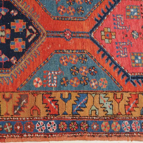 HERIZ Heriz

Perse du Nord-Ouest, vers 1910. 6 hexagones crochus de couleurs alt&hellip;