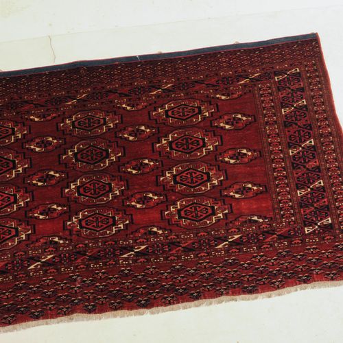 Jomud-Juwal Jomud Jewel

S Turkmenistán, c. 1920. El fondo marrón-rojo está llen&hellip;