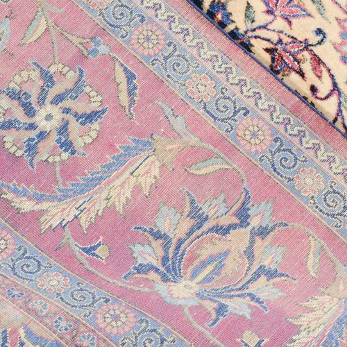 KASHAN Kashan

Z Persia, 1910 circa. Materiale di lana di sughero, fiori di seta&hellip;