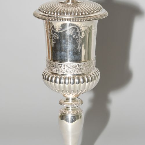 Deckelpokal, Bern Gobelet à couvercle, Berne

Vers 1820, argent, intérieur doré.&hellip;