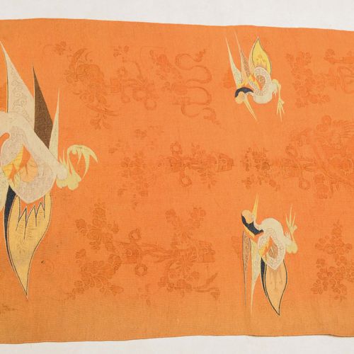 Mongolischer Wirkteppich Tapis mongol tricoté

Mongolie, vers 1940, finement tis&hellip;