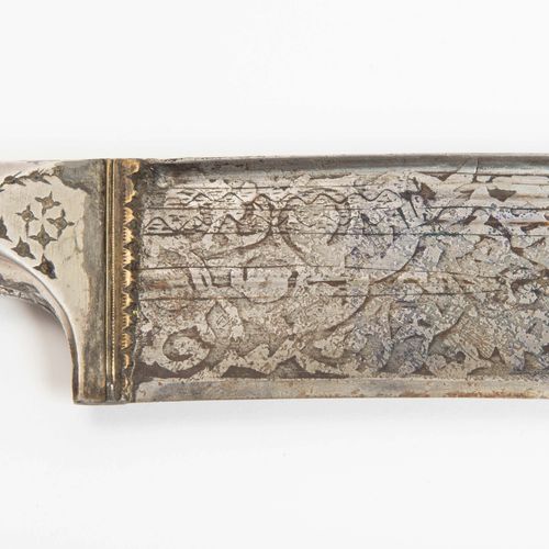 Khyber-Messer Coltello Khyber

Afghanistan, XIX secolo. Elsa di coltello con sca&hellip;